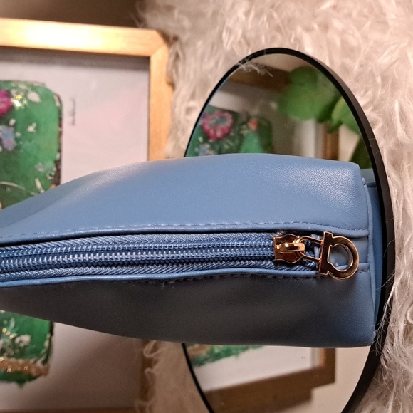 Salvatore Ferragamo for Turkish Airlines Business Class Toiletry Bag - Picture 6 of 14